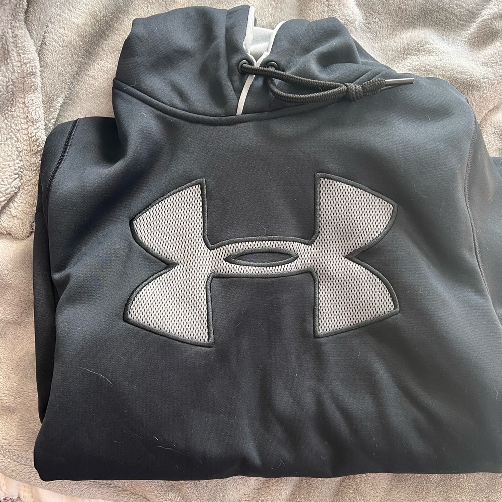 NWOT Women’s Under Armour Hoodie